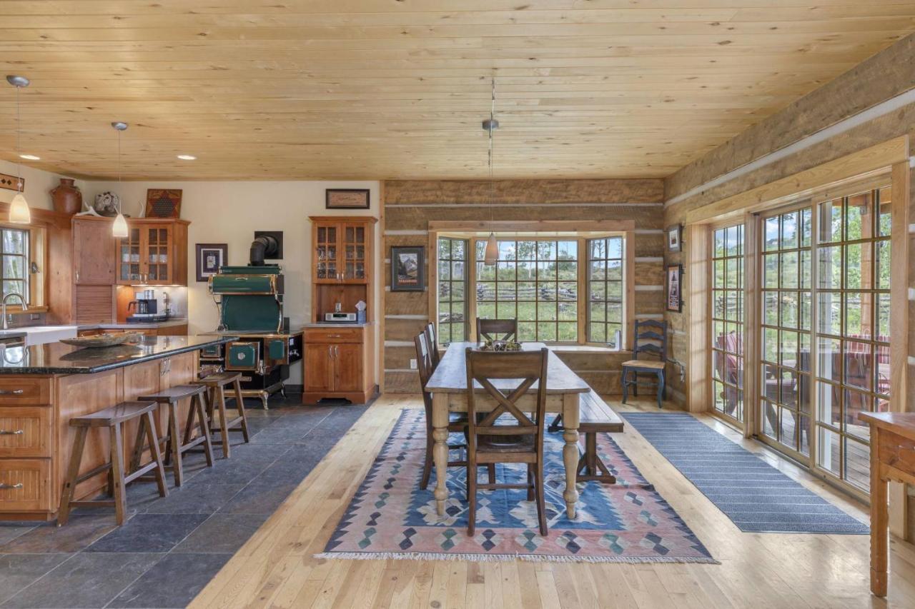 הוילה Placerville Hughes Ranch - Wilson Mesa, 70 Acres With Views Upon Views מראה חיצוני תמונה