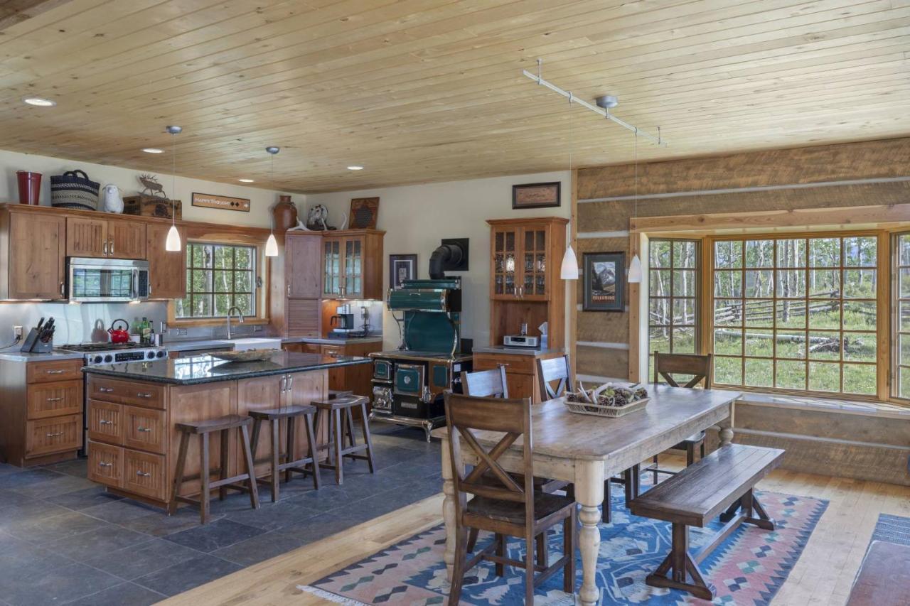 הוילה Placerville Hughes Ranch - Wilson Mesa, 70 Acres With Views Upon Views מראה חיצוני תמונה