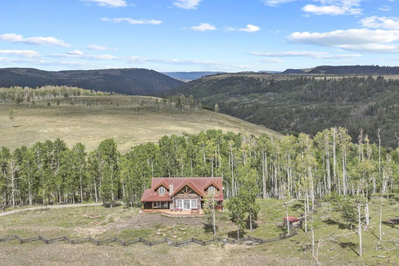 הוילה Placerville Hughes Ranch - Wilson Mesa, 70 Acres With Views Upon Views מראה חיצוני תמונה